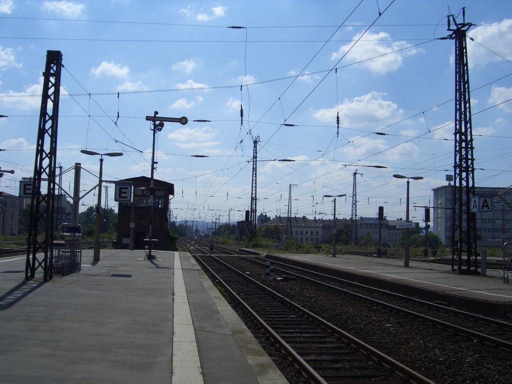 Bhf Dresden-Neustadt, Blick Richtung Mitte - Hauptbahnhof, August 2005