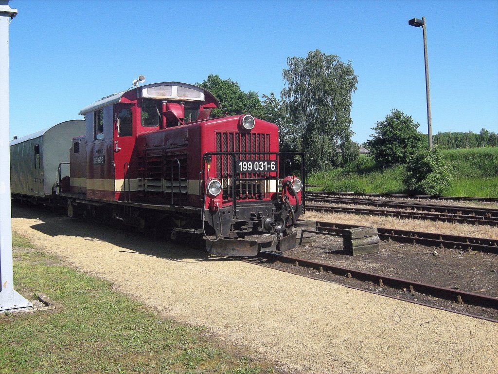 Der Dieselzug fhrt in Mgeln ein - Juni 2010
