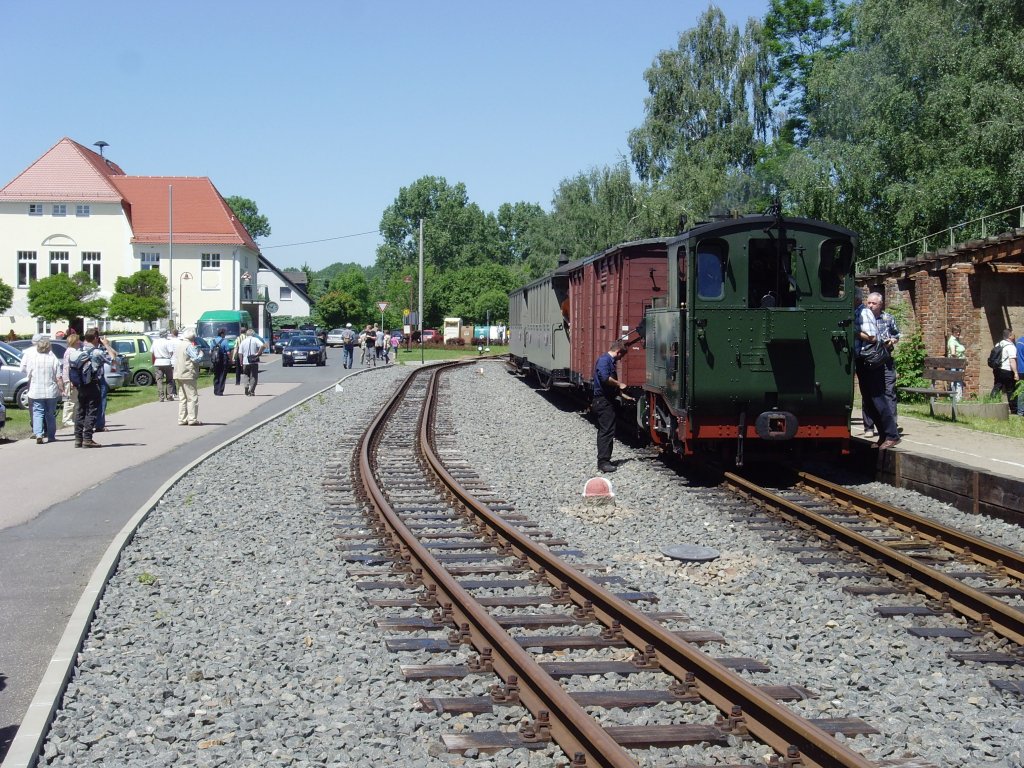 Hist. dampfzug mit IK in Glossen, Juni 2010