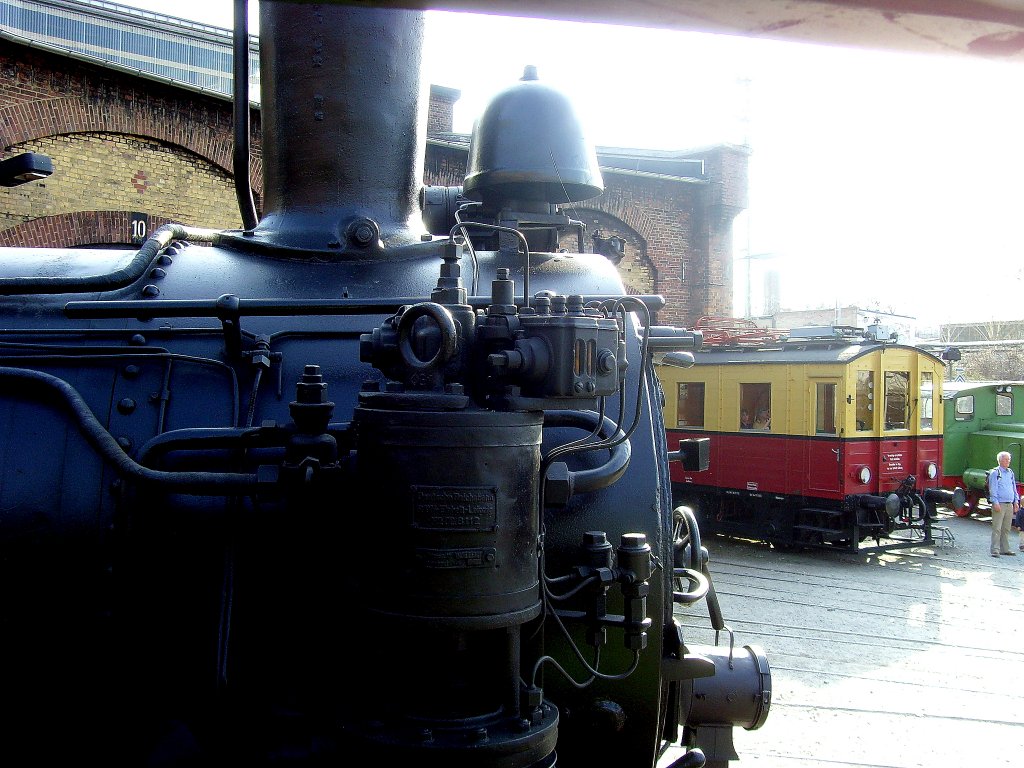 Kleiner Lokschuppen Dresden-Altstadt 2011 mit Museumsfahrzeugen