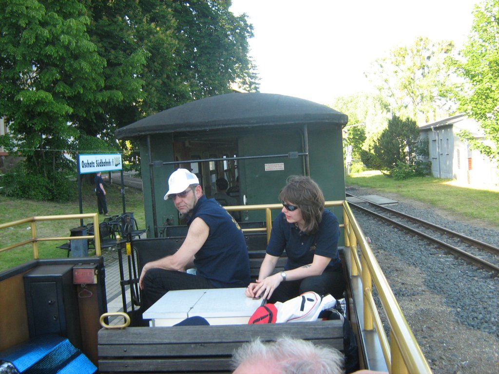 Zug mit Aussichtswagen in Oschatz-Sd, Juni 2010