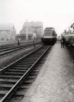 Kreuzung mit Personenzug in langenleuba-Oberhain um 1986