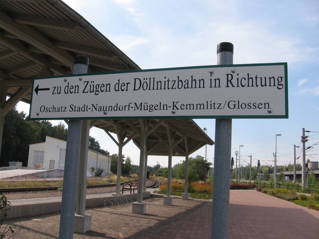 Am Bahnsteig in Oschatz, 2006