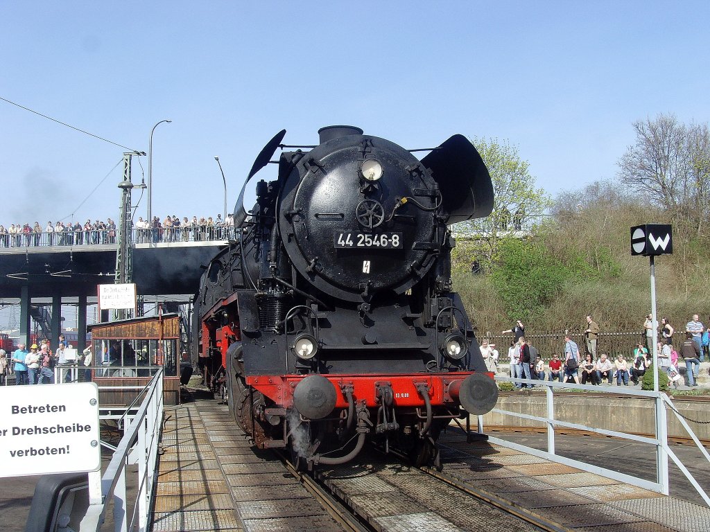 BR 44 auf der Drehscheibe