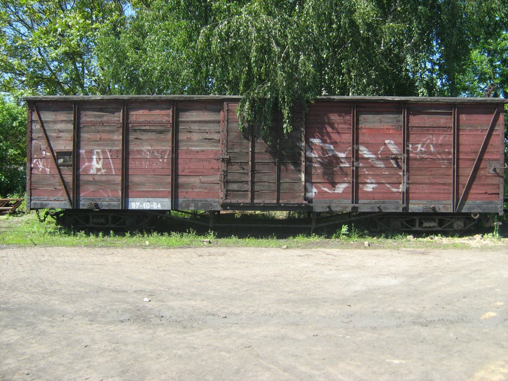 Schmalspurgterwagen in Mgeln, Juni 2010