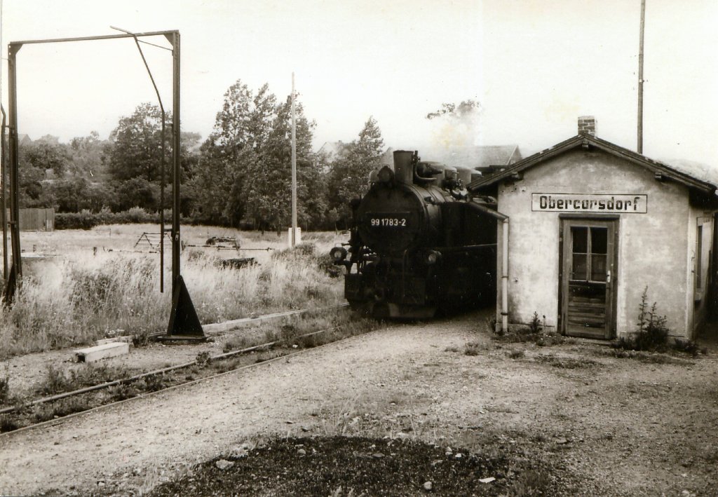 Schmalspurzug in Obercarsdorf, vor 1989